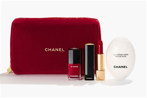 chanel charm christmas|chanel christmas gift set.